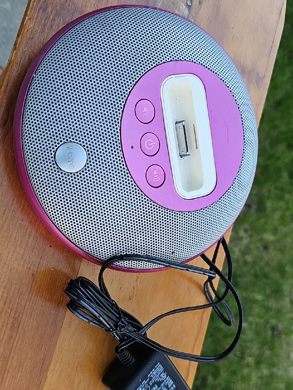 iHome Pink and Silver Round Portable Speaker Dock